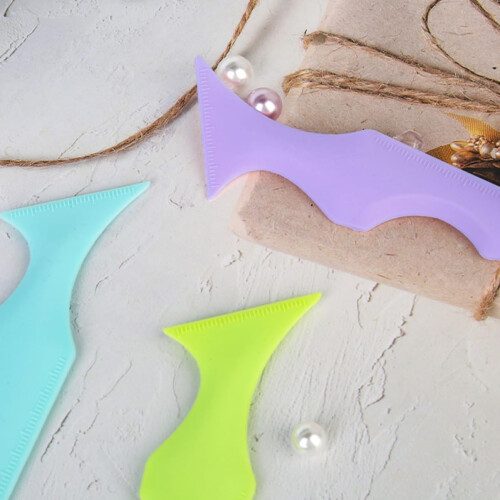 4pcs Women Eyeliner Stencils Beginners Makeup Tools Eyeshadow Eyebrow Makeup Tool 1