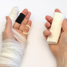 Finger Splint Immobilizer for Thumb and Finger Fixation Supports Swelling Fractures and Outdoor Activities