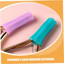 Set van 5 siliconen beschermhoesjes voor nagriemknipsels, geschikt voor nail art en manicure, en beschermt tegen dode huidcellen.