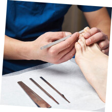 8-delige roestvrijstalen pedicuretool voor het knippen van teennagels, het verwijderen van dode huidcellen en andere voetverzorgingsaccessoires.