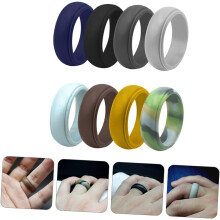 8 anelli in silicone per uomo e donna, flessibili e comodi, in colori assortiti.