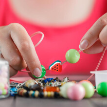100 mini perles en argile en forme de pastèque pour la création de bijoux DIY, perles intercalaires fruitées pour bracelets et colliers.