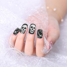 24 pezzi Unghie finte corte autoadesive di Halloween con design teschio nero Unghie finte a copertura totale Scheletro gotico autoadesivo per donne e
