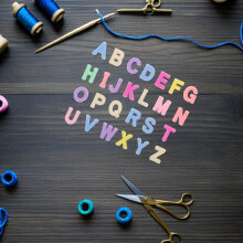 700pcs A-z Alphabet Letter Beads for Jewelry Making, Acrylic Spring Color Loose Beads for DIY Bracelets