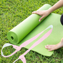 Tracolla regolabile in cotone per tappetino da yoga, leggera e resistente.