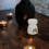 Keramische aromatherapiebrander met wit bladmotief. 4
