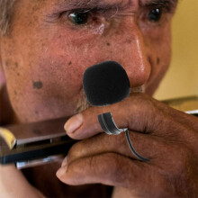 Mini-instrumentversterkende microfoon voor mondharmonica en fluit met hoge gevoeligheid, gemaakt van ABS-kunststof.