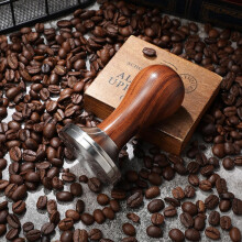 Benutzerfreundliches Kaffeewerkzeug aus Edelstahl mit Holzgriff, 53 mm Gewindedesign, Espresso-Handtamper