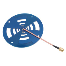 UWB-Antenne 100  100  1,6 mm 550 MHz–7 GHz 0–3 dBi SMA