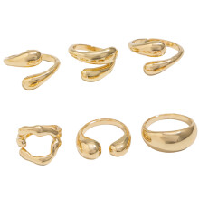 Zeitgenössisches, von Lava inspiriertes Ringset,-Goldfarben