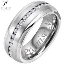 Alliance en carbure de tungstène sertie de zirconiums cubiques blancs, style éternité, bords étagés, disponible en argent ou noir, 8 mm