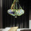 Luminária pendente de plástico em formato de lustre com neon 2