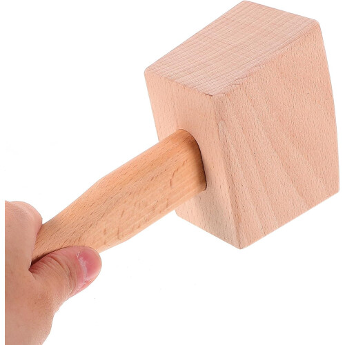 Holzhammer mit ergonomischem Griff und robustem Holzmaterial 2