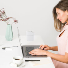 Poubelle de bureau, conteneur à déchets de bureau, type coquille, en plastique, design créatif et pratique pour organiser