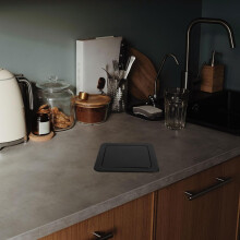 Innfelt benkeplate i rustfritt stål Klafflokkdesign Plassbesparende Innfelt