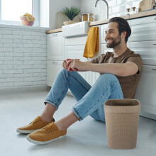 Poubelle de grande capacité avec revêtement en rotin synthétique et large ouverture