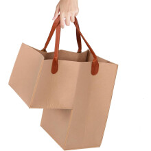 Beige filtkurv til trappeoppbevaring med håndtak, praktisk vogn som ikke riper tregulv, oppbevaringsholder for diverse ting