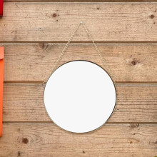 Hengende sminkespeil i jern med glassoverflate 5 mm tykkelse elegant minimalistisk design