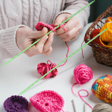 Doppelspitziges Stricknadelset, 5 mm, 36 cm, aus farbenfrohem Kristallkunststoff