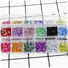 2000 pezzi di adesivi glitterati con strass colorati per decorazione unghie fai da te, da applicare con la pressa per nail art a casa.