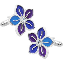 Herenketting met hanger van titaniumstaal, voorzien van een creatief wielontwerp, verfijnde afwerking en decoratie.