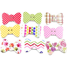100 boutons en bois de couleurs assorties, en forme de nœud papillon, pour la couture et la confection de costumes.