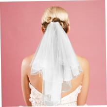 Korte bruidssluier met kralenrand en kleine parelaccenten voor bruiloften en verlovingsfeesten. Elegante bruidssluier voor dames.