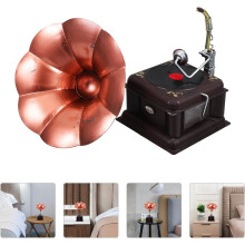 Klassischer Retro-Phonograph mit handbetriebenem Spieluhrmechanismus, Vintage-Plattenspieler