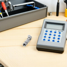 2 db állítható légpisztoly gyorscsatlakozó légáramlás-szabályozó szeleppel, fém adapterrel