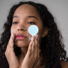 2 cepillos faciales de silicona para limpieza profunda, exfoliación y limpieza de poros. Cerdas suaves para el cuidado facial. Para uso en el baño.