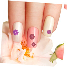 doosjes met glitterpailletten in de vorm van hartjes voor nagelkunst. Gemaakt van PVC, gemakkelijk te gebruiken voor feestdecoratie.