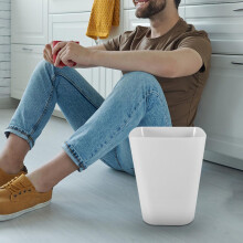 Ensemble de 2 poubelles ménagères, grande corbeille carrée à ouverture supérieure, blanche et grise