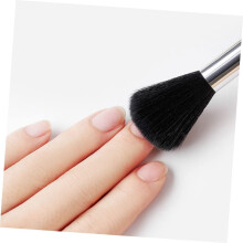 Set di 4 spazzoline per la pulizia delle unghie, ideali per la rimozione della polvere durante la manicure, con manico e setole nere.
