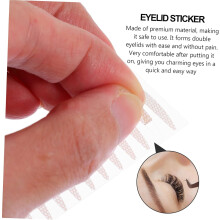 50 vellen onzichtbare dubbele ooglidtape stickers voor een ooglidlift-effect en een natuurlijke oogmake-up look.