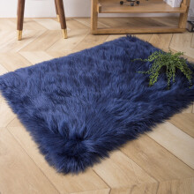 Tapis Phantoscope imitation peau de mouton bleu marine 60 x 90 cm