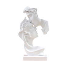 Estátua decorativa de resina de amantes se beijando
