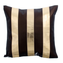 HomeCentric bruine kussenhoes van imitatieleer met metallic accenten