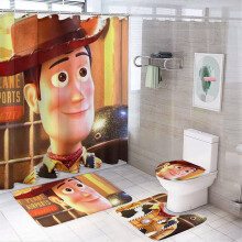 Conjunto de cortina de chuveiro Toy Story com tapete antiderrapante e vaso sanitário.