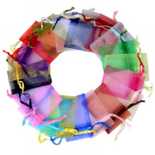 50 Mála Bronntanais Tarraingthe Organza Trédhearcach 7x9cm