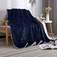 Dunkelblaue Kuscheldecke aus Lammwollmischung, 150 x 200 cm
