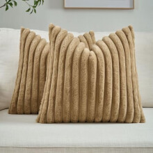 Housse de coussin chameau 50 x 50 cm, devant en fausse fourrure de lapin
