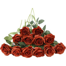 12 roses noires en soie à longues tiges