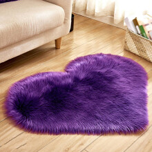 Tapis en fausse fourrure en forme de cœur 40x30cm violet peluche