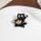 Hübsche Brosche „Black Puss Nipping Coffee“, niedliche 6
