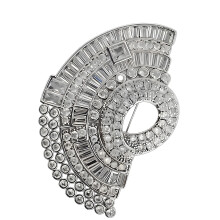 Broche glamour en strass au design en éventail, parfaite pour