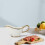 Saucière en porcelaine blanche à bordure dorée 2