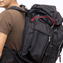 Lot de 4 sangles élastiques réglables pour l'extérieur, idéales pour attacher un sac à dos de voyage ou arrimer du chargement.