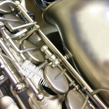 4-delige professionele reinigingsset voor het klankgat van een saxofoon of blaasinstrument. Draagbare borstel van nylon en roestvrij staal.