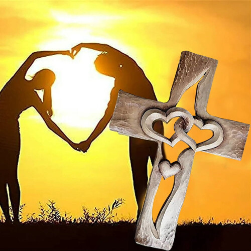 Croix en bois sculpté avec cœurs entrelacés - Décoration murale 2
