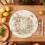 Ronde paasplacemat van polyester, 40 cm, meerkleurig. 2